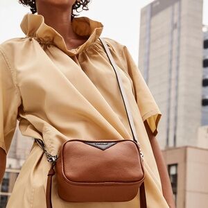 NWT BOTKIER allen leather camera crossbody in Cognac Brown NWT